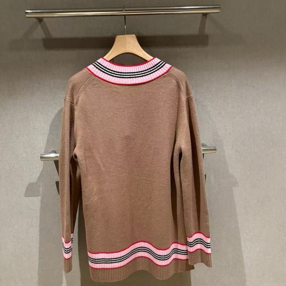 Burberry Cashmere V Neck Sweater Medium New With Tags - Picture 3 of 7